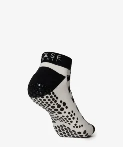 Base 33 Low Rise Grip Socks - Checkers