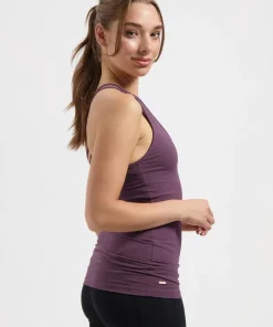 Urban Goddess Lyrais Yoga Tank - Berry