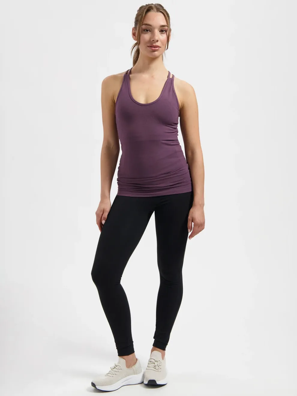 Urban Goddess Lyrais Yoga Tank - Berry