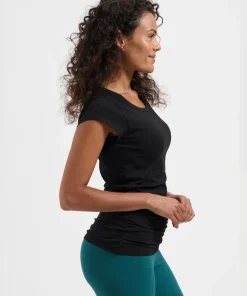 Urban Goddess Zefira Yoga Tee - Onyx Black